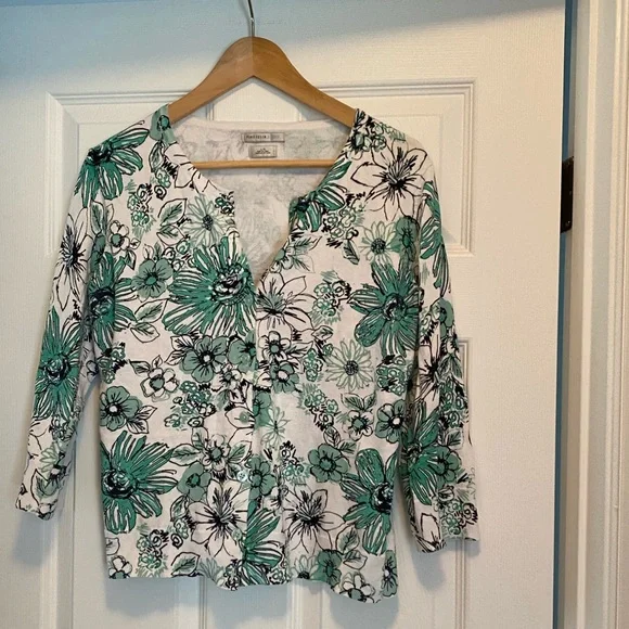 Van Heusen - Picture 2 of 5